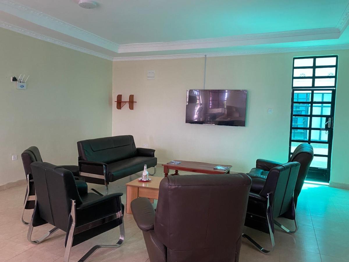 Acacia Gardens Gilgil Hotel Bagian luar foto
